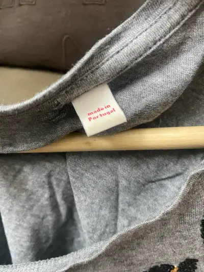 Polera gris con diseño de leopardo Esprit - miniatura 2