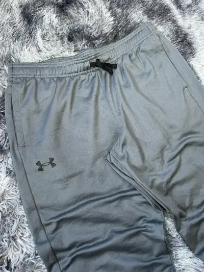 Pantalón Jogger Deportivo Under Armour Gris - miniatura 2