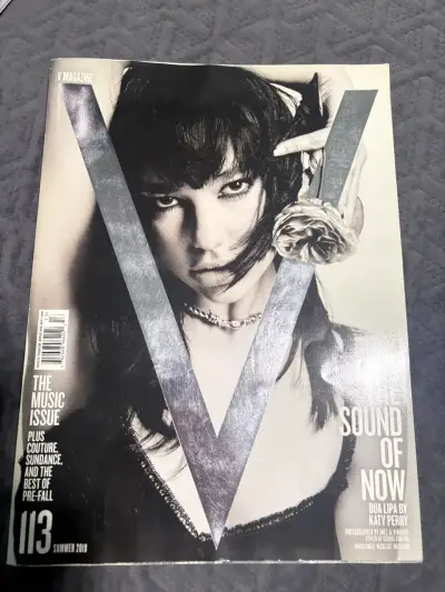 Revista V Magazine Edición 113 Verano - miniatura 1