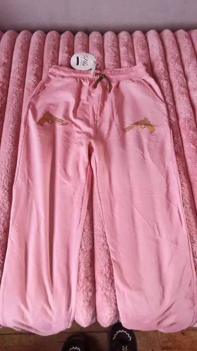 Pantalones deportivos negros NGX Sport Glam - miniatura 4