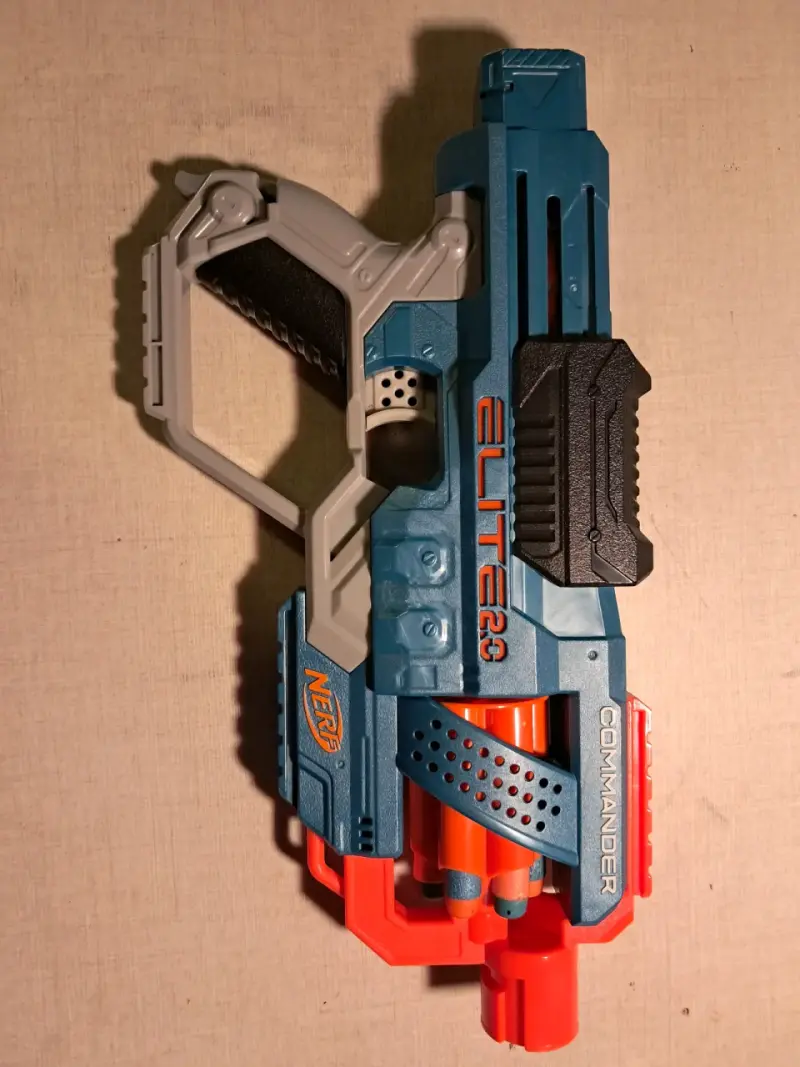 Lanzador Nerf Elite 2.0 Commander con dardos - 2