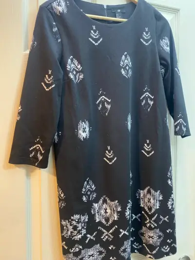 Vestido negro estampado H&M talla S - miniatura 2
