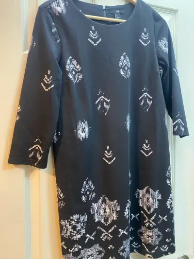 Vestido negro estampado H&M talla S - miniatura 3