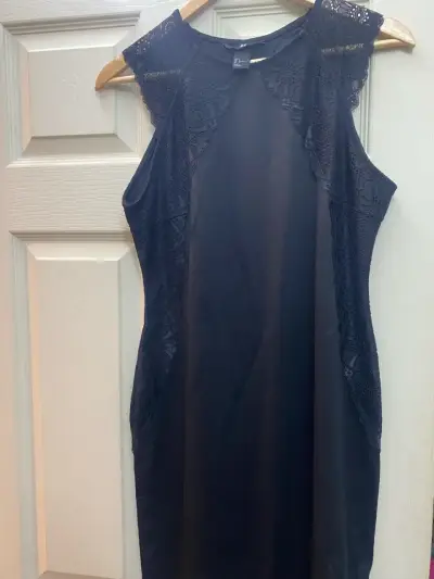 Vestido negro de encaje H&M talla L - miniatura 2