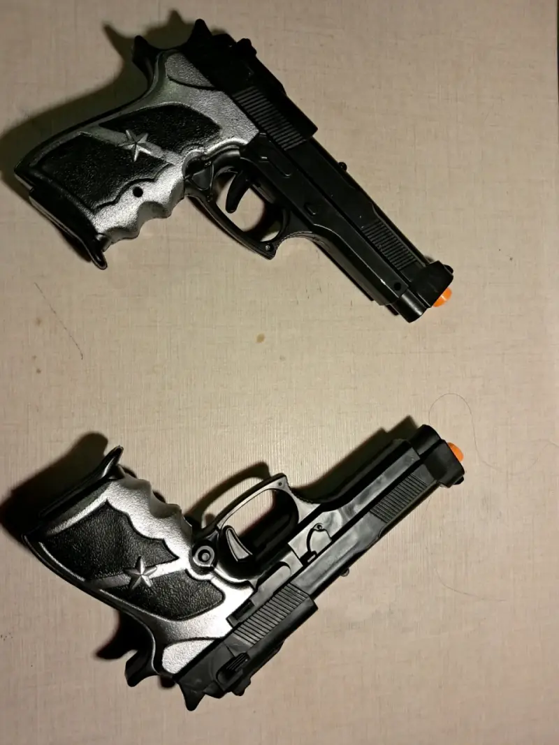 Pistolas de juguete con diseño estelar - 1