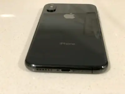 iPhone XS en buen estado color negro - miniatura 1