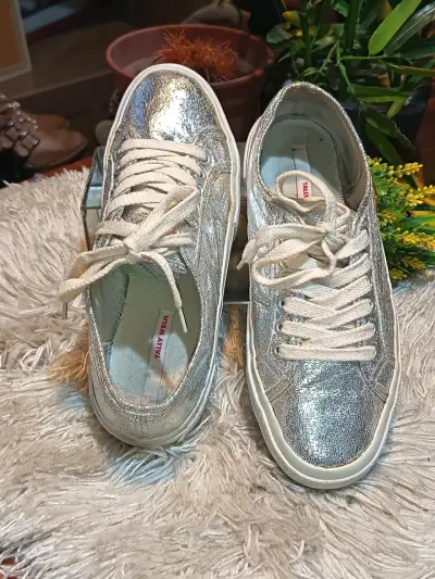 Zapatillas plateadas brillantes para mujer - miniatura 4
