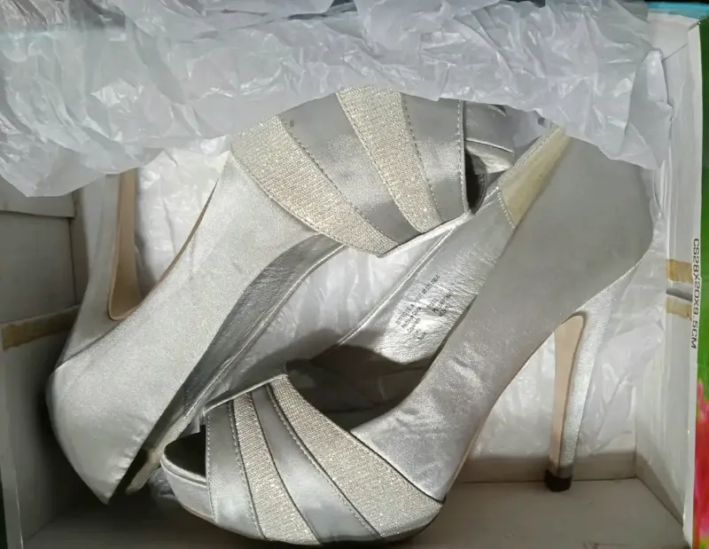 Zapatos de Tacón Plateados Elegantes - 3