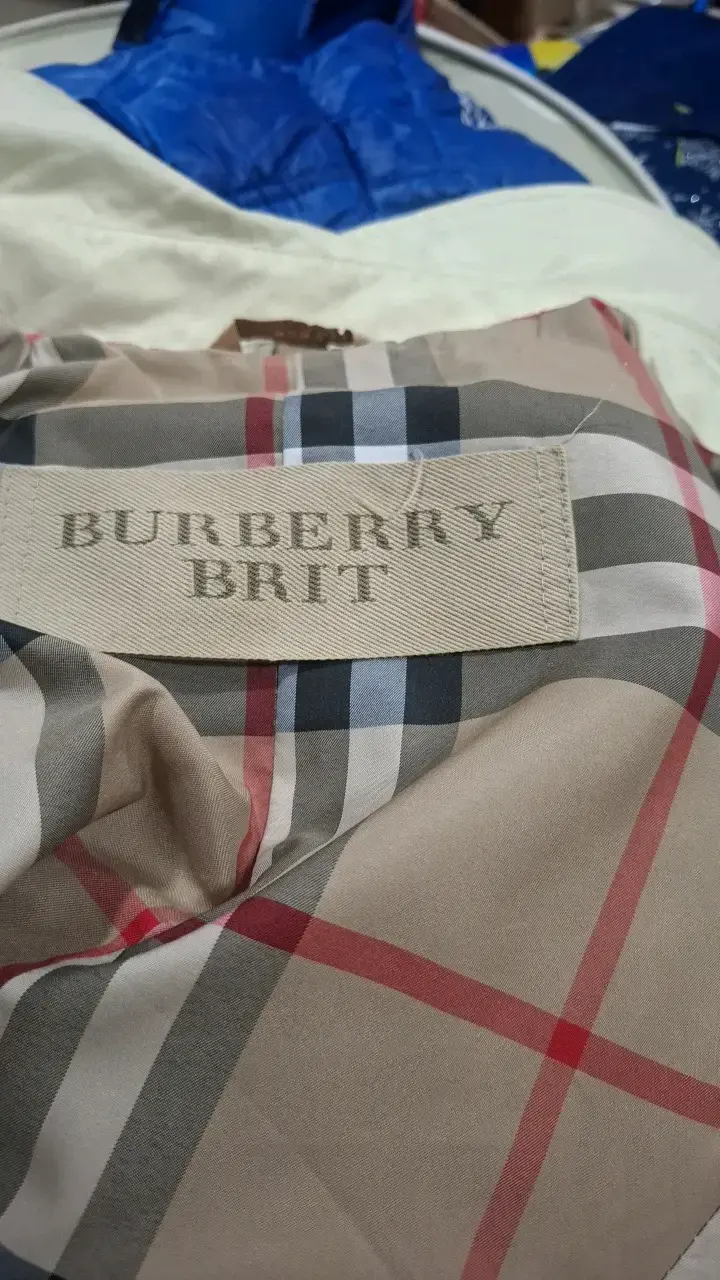 Trench coat beige Burberry Brit clásico - 2