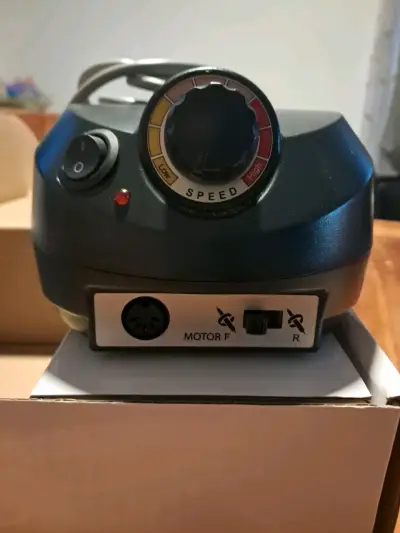 Torno para uñas eléctrico con control de velocidad - miniatura 3
