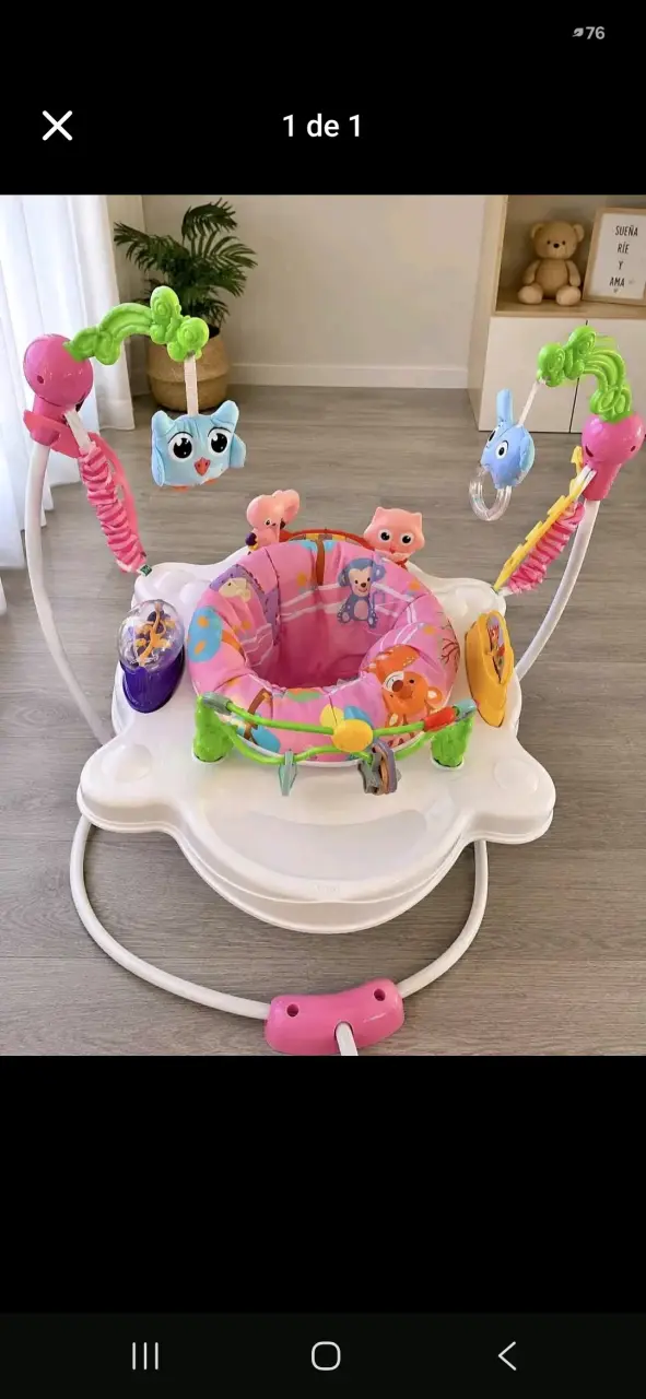 Centro de actividades para bebé con juguetes colgantes