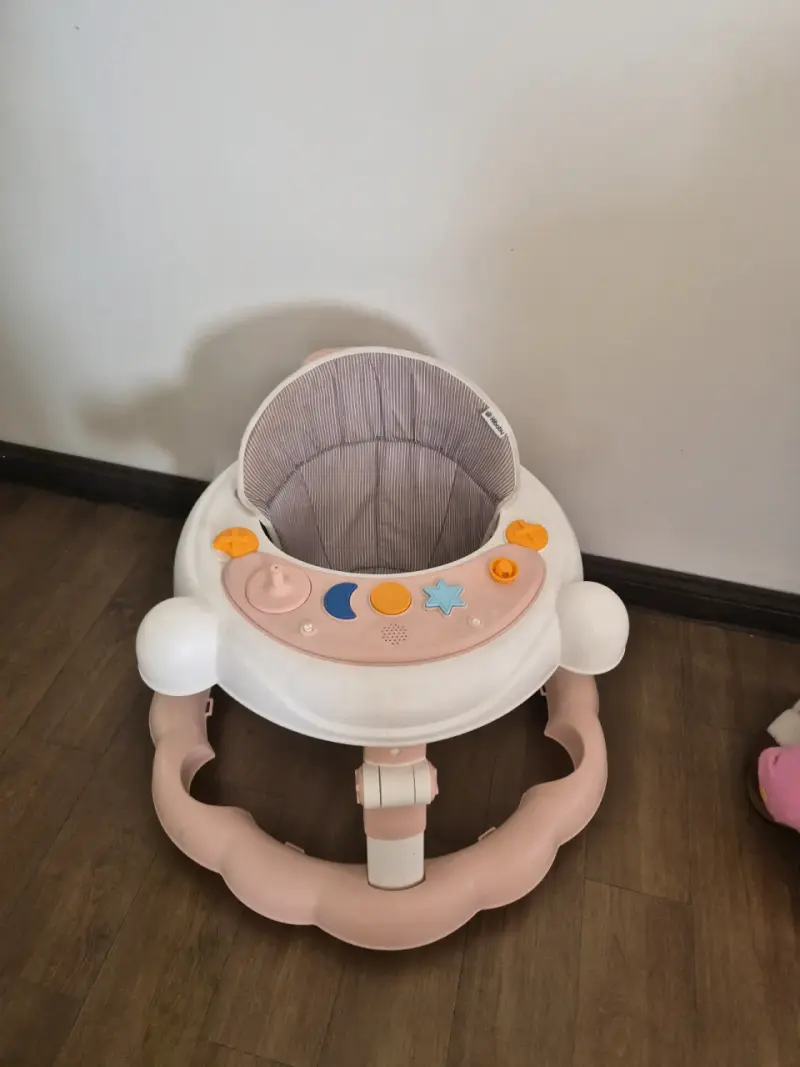Andador de bebé con juguetes interactivos - 2