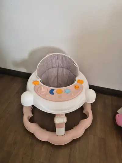 Andador de bebé con juguetes interactivos - miniatura 2