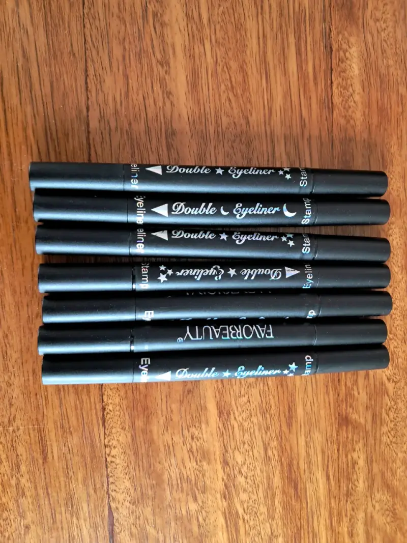 Set de delineadores y polvos de hadas Favorbeauty - 3
