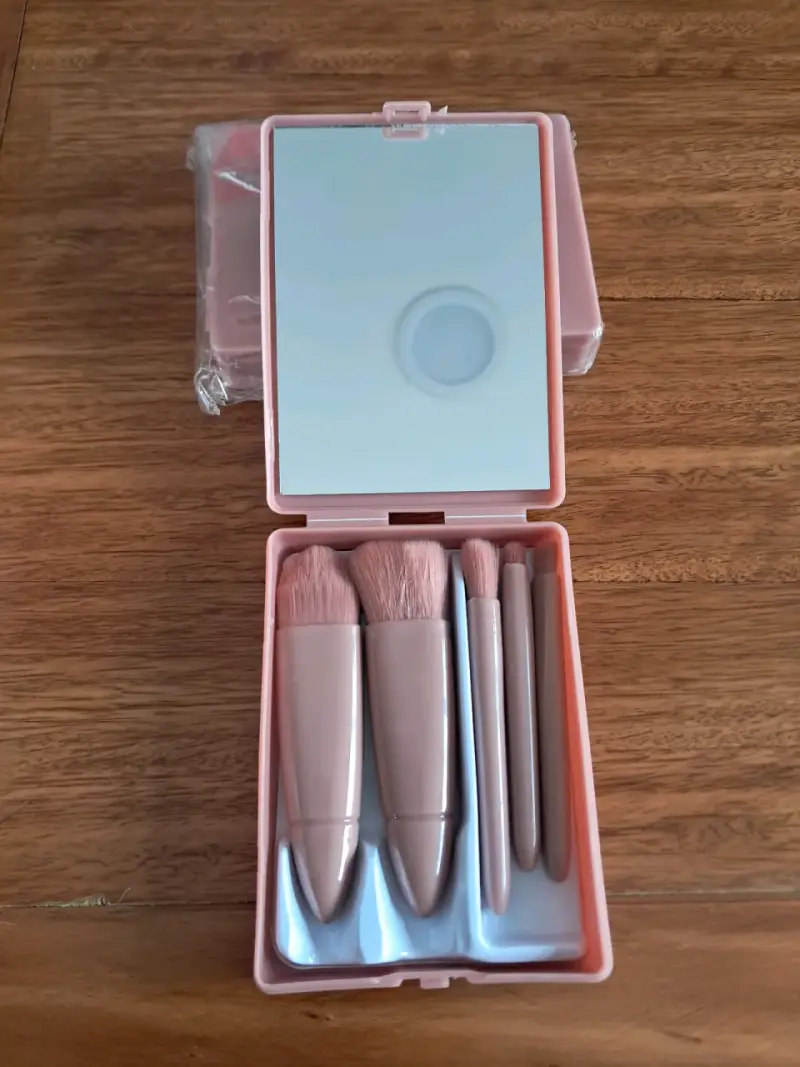 Set de delineadores y polvos de hadas Favorbeauty - 6