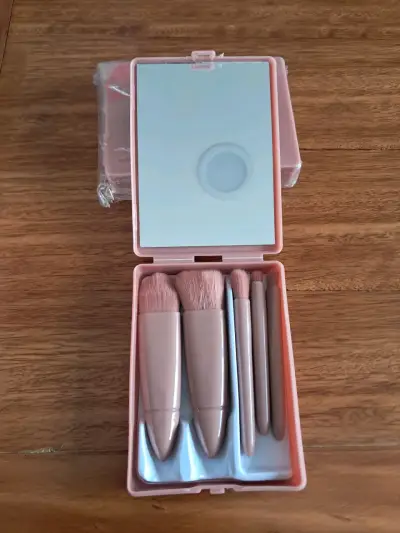 Set de delineadores y polvos de hadas Favorbeauty - miniatura 6