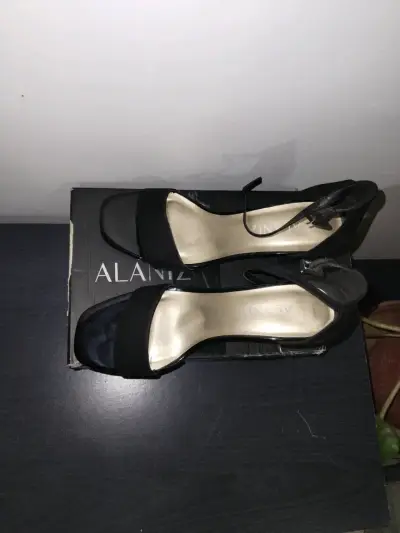 Sandalias de tacón negro Alaniz elegantes - miniatura 1