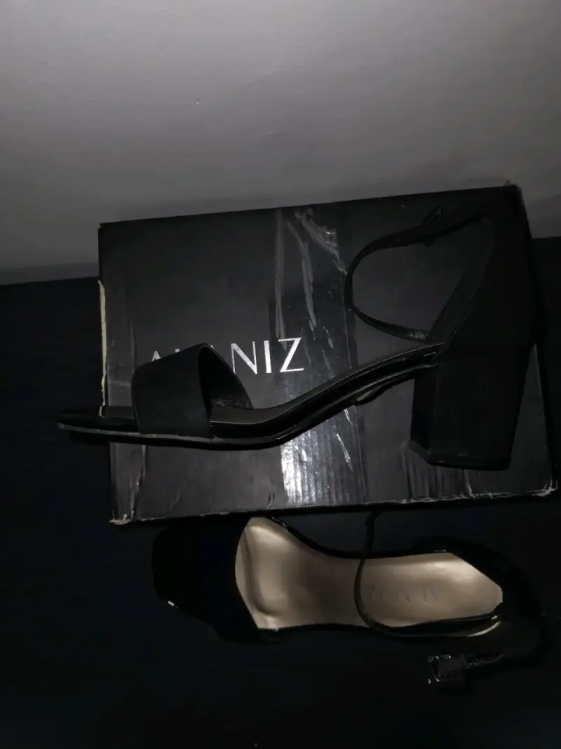 Sandalias de tacón negro Alaniz elegantes - 3