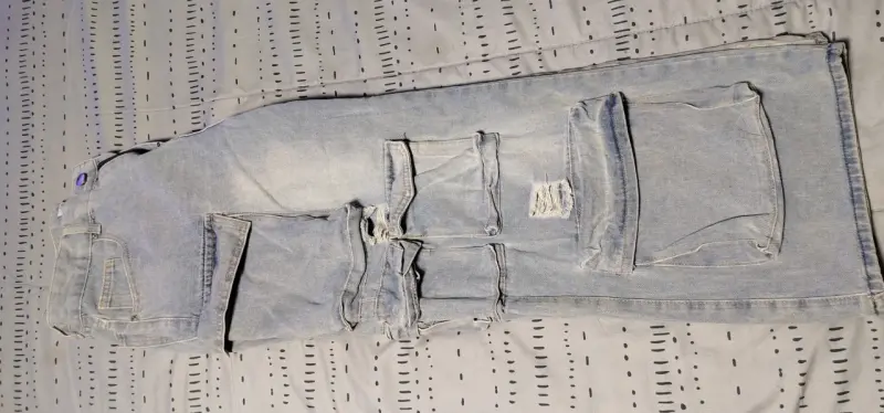 Jeans cargo de mezclilla desgastados para hombre - 4