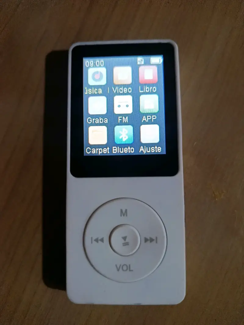 Reproductor MP3 portátil con auriculares y FM - 2