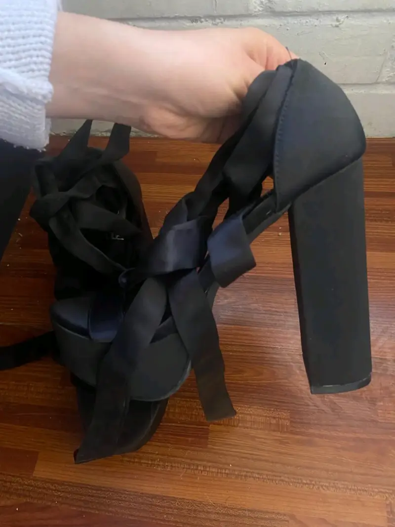 Sandalias de tacón alto negras con cintas Gotta - 4