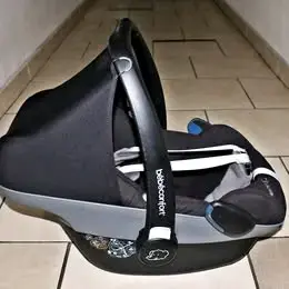 Silla de Auto Bebé Confort Negra - 2