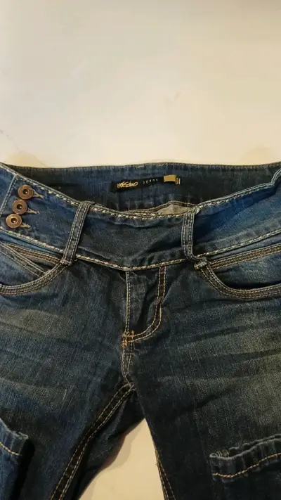Jeans de mezclilla azul para mujer - miniatura 2
