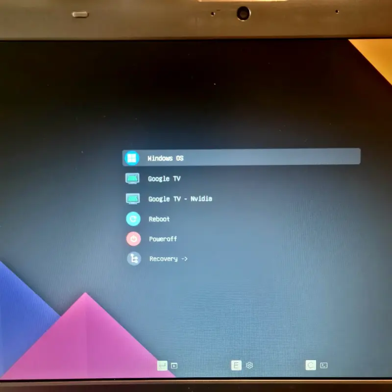 Laptop Samsung con Windows 11 y Google TV - 1