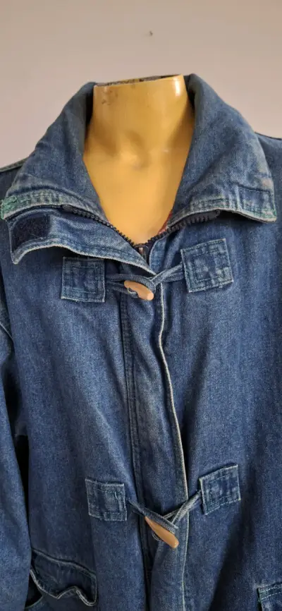Chaqueta de mezclilla vintage unisex con botones - miniatura 2