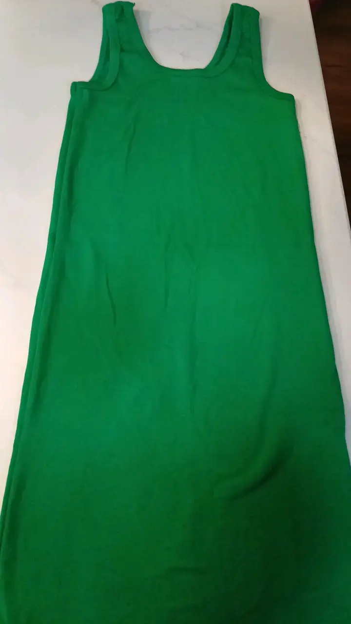 Vestido verde sin mangas para mujer