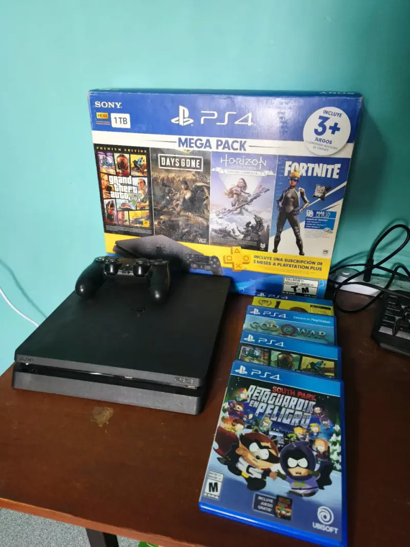 Consola PS4 Slim 1TB con Juegos - 1
