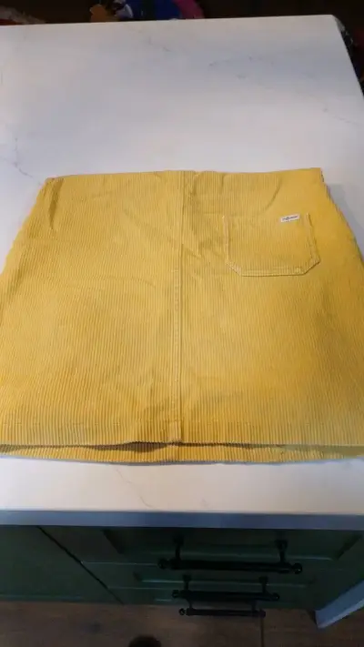Vestido jardinera amarillo para mujer - miniatura 2