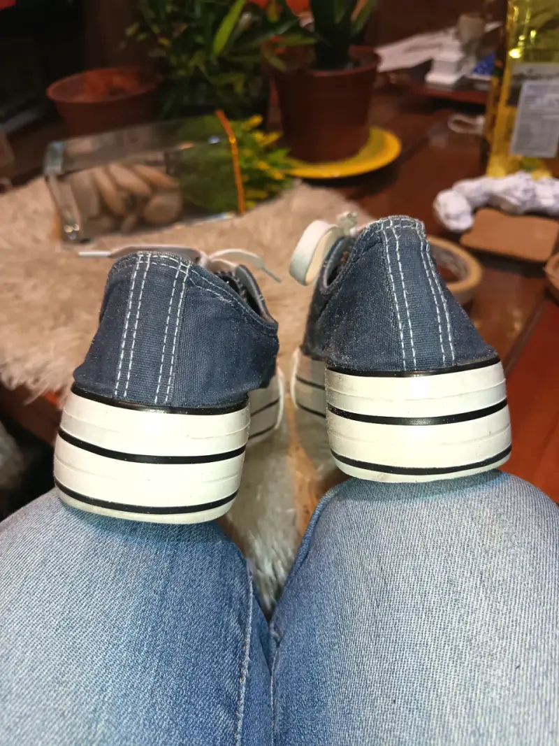 Zapatillas de lona azul con suela gruesa - 6