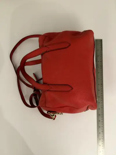 Bolso de cuero rojo Fossil con correas ajustables - miniatura 2