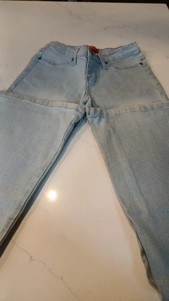 Jeans de mezclilla azul claro para mujer