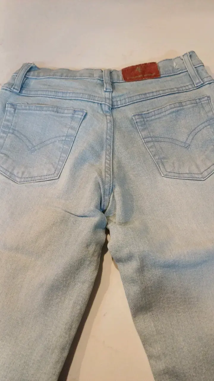 Jeans de mezclilla azul claro para mujer - 3