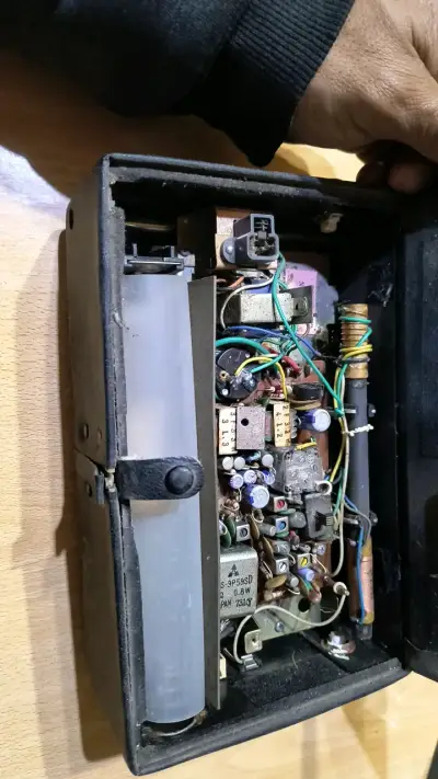 Radio vintage National AM/FM portátil - miniatura 3