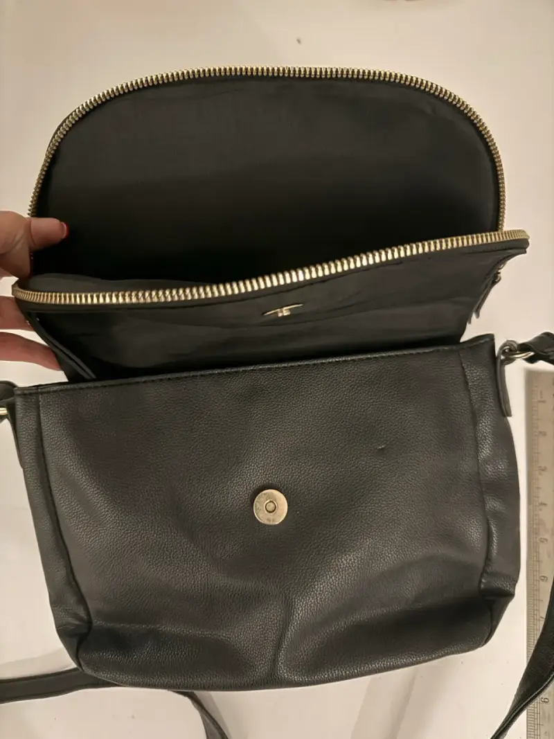 Bolso bandolera negro de material sintético - 5