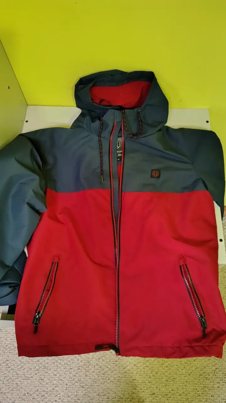 Chaqueta impermeable Maui roja y azul - 1