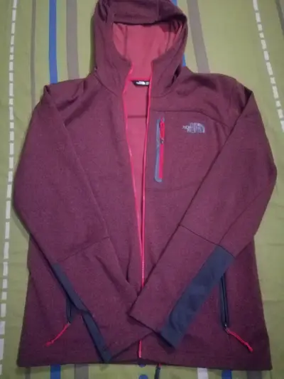Chaqueta The North Face con capucha burdeos - miniatura 1