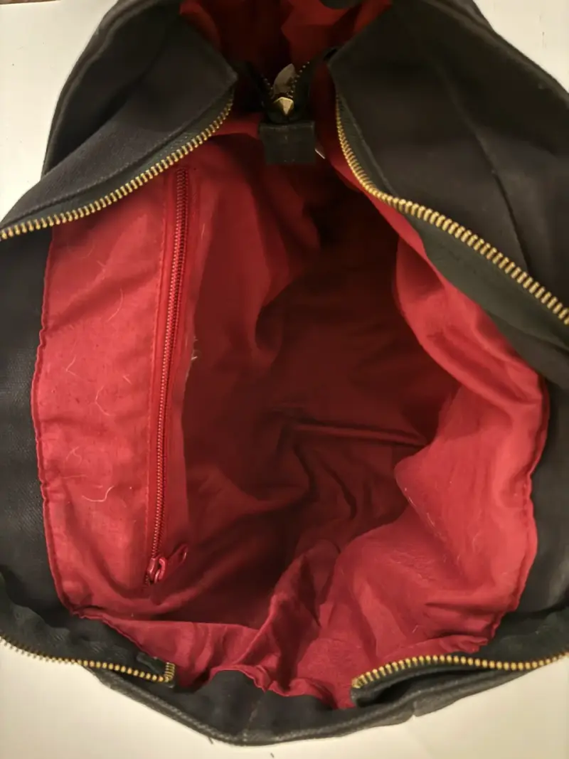 Bolso tote negro con detalles de cuero - 3