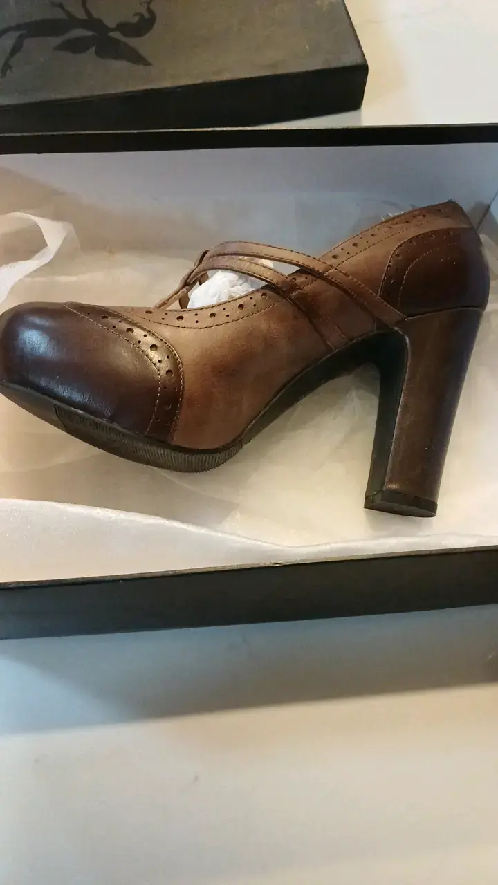 Zapatos de tacón marrones con hebillas Donna In - 4