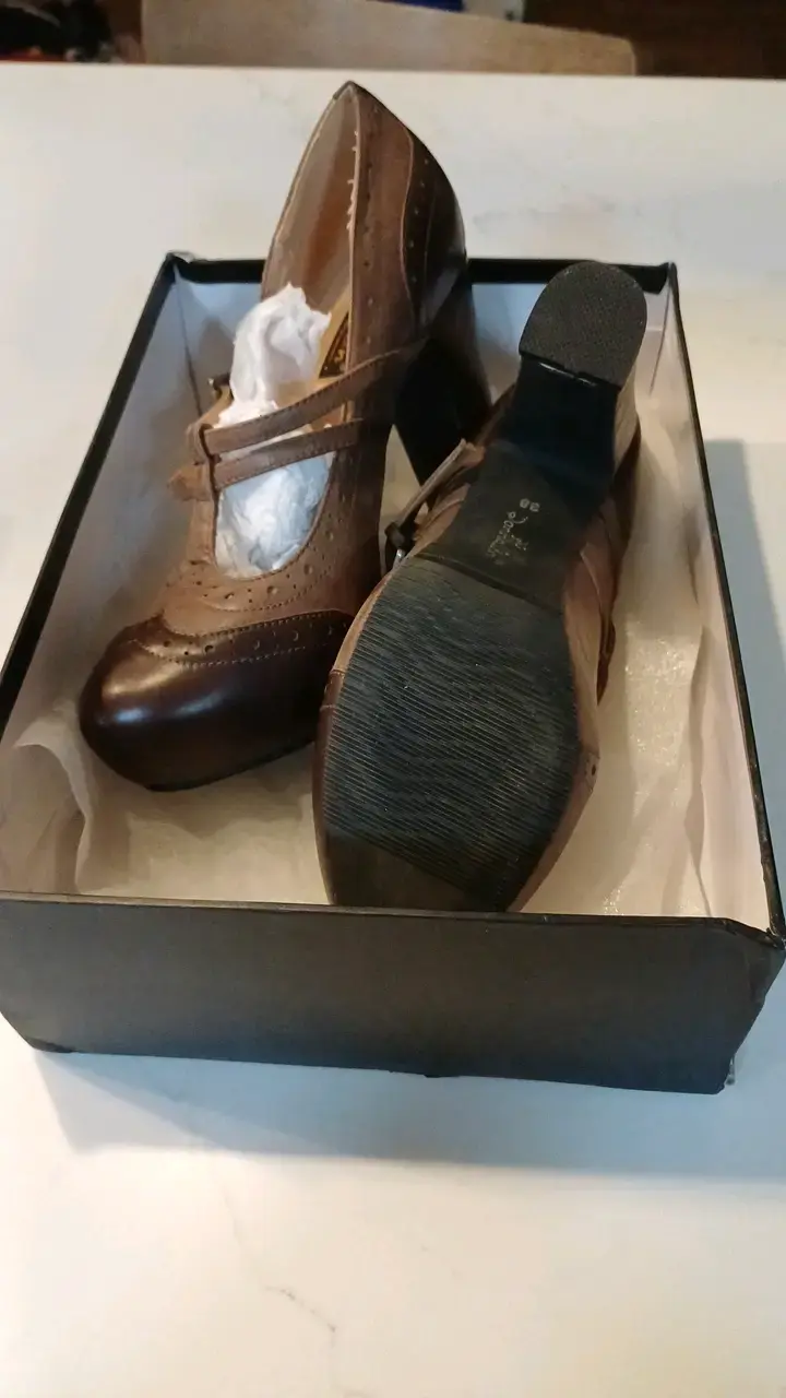 Zapatos de tacón marrones con hebillas Donna In - 5