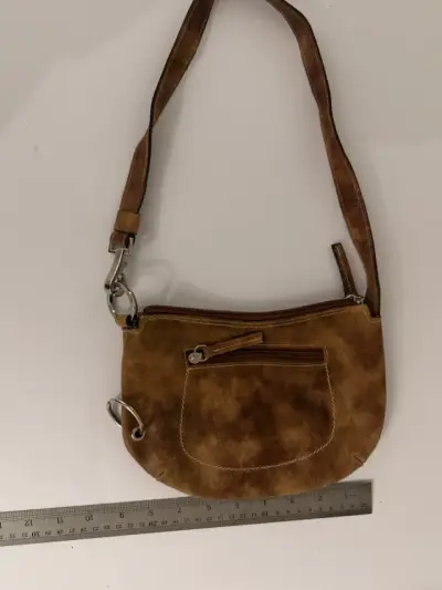 Cartera de cuero marrón con correa ajustable - miniatura 1