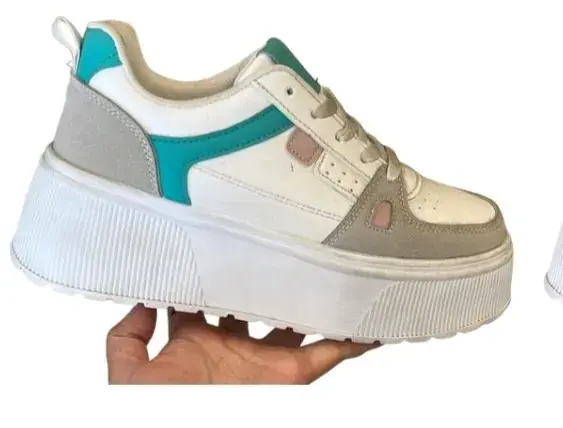 Botas de gamuza con hebillas y forro de piel - 2