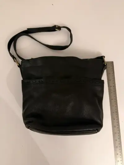 Cartera de cuero negra con correa ajustable - miniatura 3