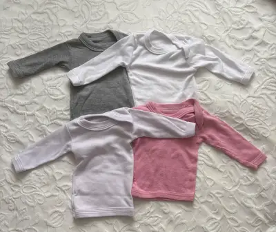 Conjunto de Poleras de Bebé en Varios Colores - miniatura 2