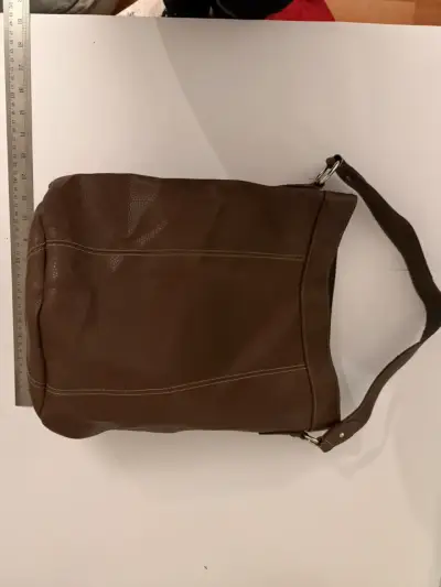 Bolso  marrón con asa ajustable - miniatura 2