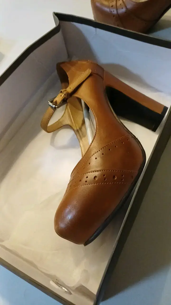 Zapatos de tacón marrón con correa Di Donna - 3