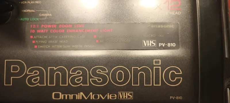 Cámara VHS Panasonic OmniMovie PV-810 con Estuche - 2